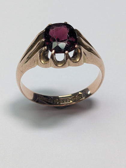 9ct Gold Ring With Large Red Stone - Size U