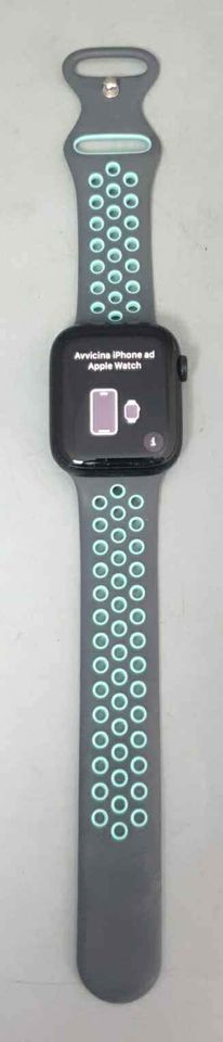 Apple Watch Series 8 , Midnight Aluminium 45mm cell, boxed with extra straps * some scratches to the screen8.