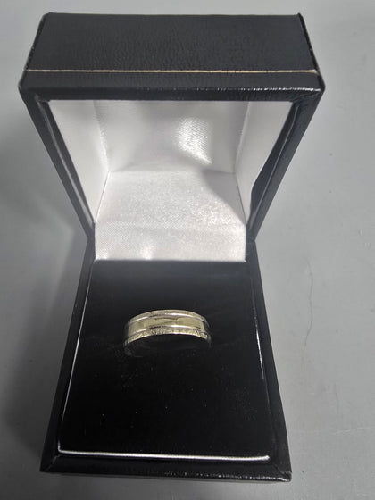 9CT White Gold Ring 375 2.2G Size O