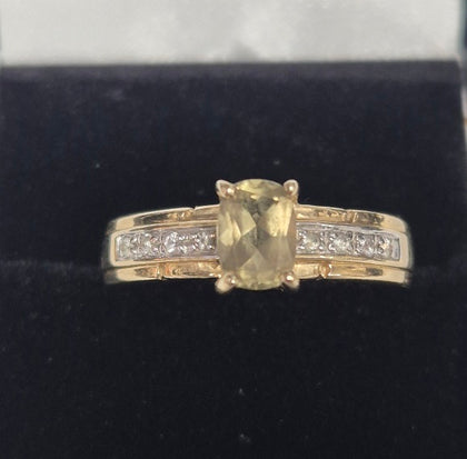 9ct Yellow Gold Ring With Clear And Yellow Stones - 4.14G - Size T