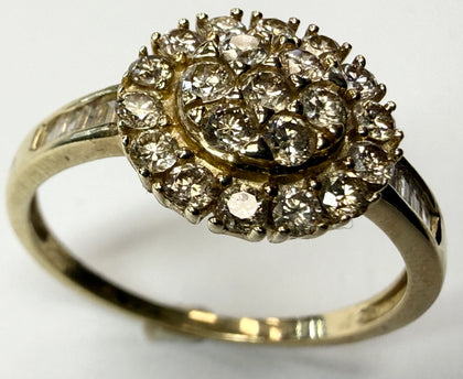 9ct gold and diamond cluster ring size T 1/2