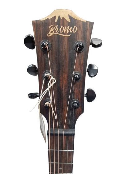 Bromo baa2 72382 accustic guitar with bag (COLLECTION ONLY)