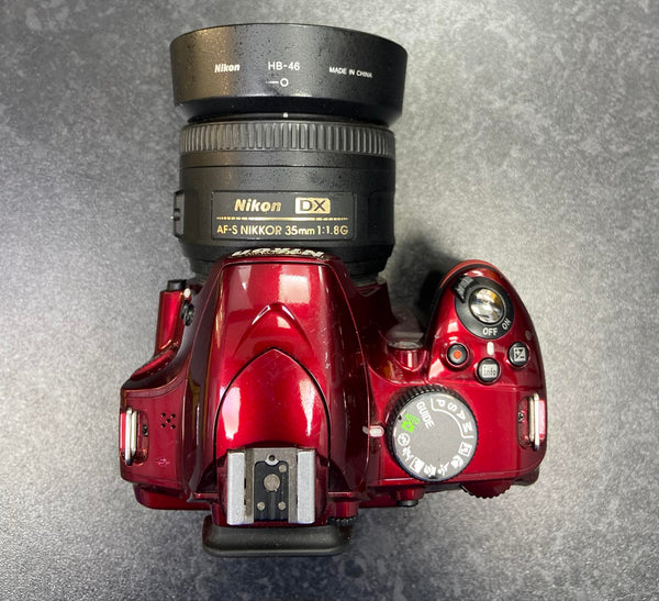 Nikon D3200 24M + 18-55mm II + Nikon AF-S Nikkor 35mm 1:1.8G Lens