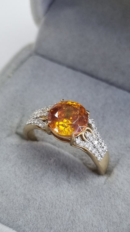18ct gold ring orange/diamond size N1/2
