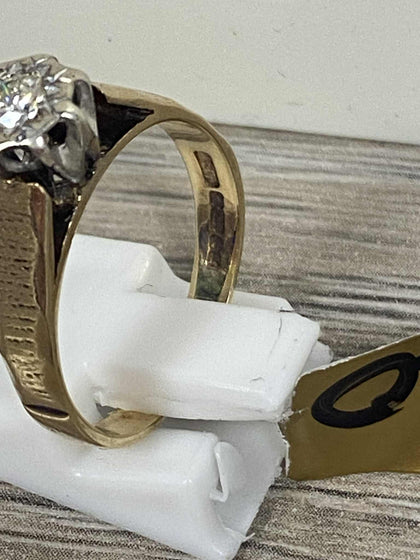 9ct Gold Ring (Size N) Apx 3.4g