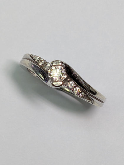9ct White Gold Diamond Ring - Size K