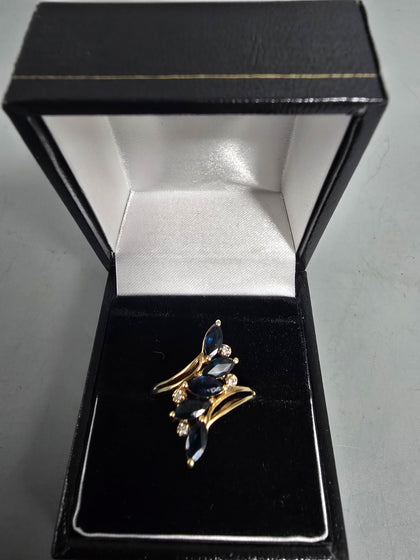 9CT Gold Ring With Blue Stones 2.6G Size L