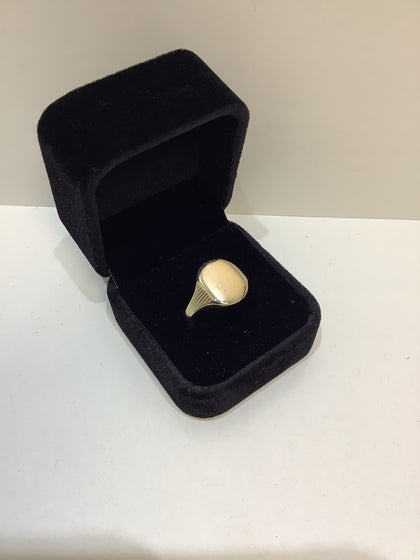 9ct Solid signet ring Size R Jewellery