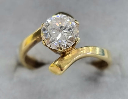 18ct Gold CZ Ring Size 