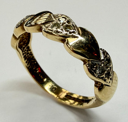 9ct yellow gold hearts ring size M