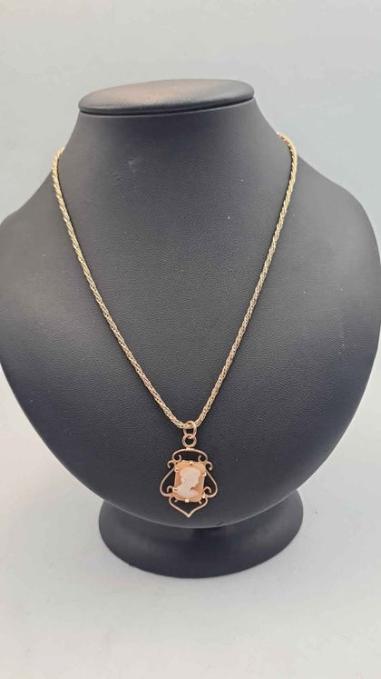9ct Yellow Gold Chain Necklace With Cameo Pendant - 18