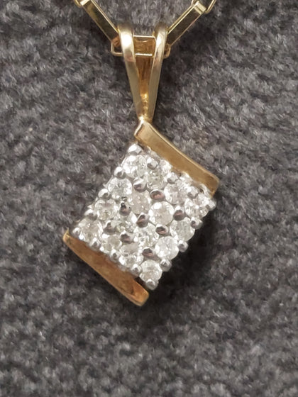 9ct Yellow Gold Rectangle Link Chain & Clear Gemstone Pendant
