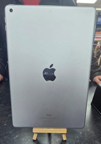 Apple iPad 9th Gen - WiFi - 256gb - Near Immaculate