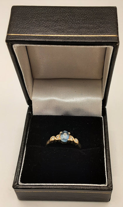 9ct gold ring with Aqua stone