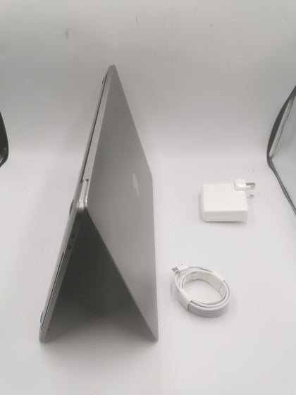 MacBook Pro 14,3 i7-7820HQ 16GB RAM 512GB SSD 15