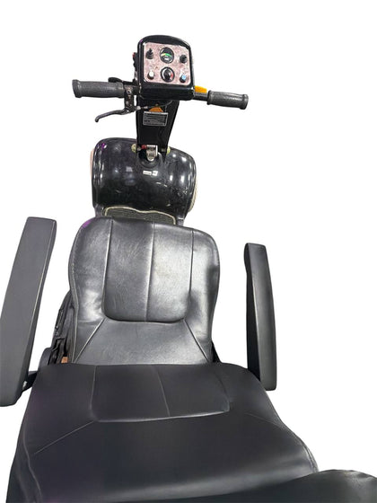 Rascal 850 Mobility Scooter With Key + Charger (flat tyre) - **COLLECTION ONLY - WYTHENSHAWE**