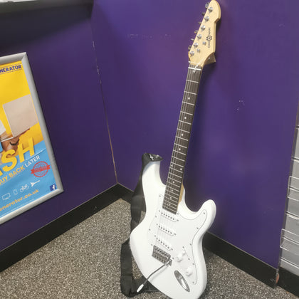 Gear4music LA Electric Guitar White