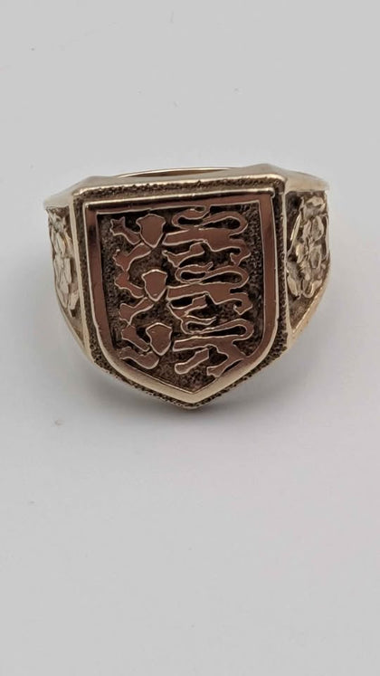9ct Yellow Gold England “Three Lions” Ring – Size V – 9.16g – Heavyweight Statement