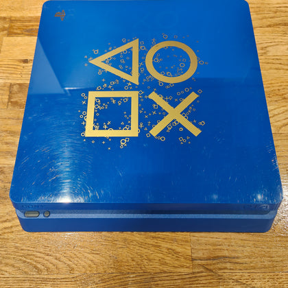 Sony PlayStation 4 Days of Play (2018) 500GB Console Two Controllers