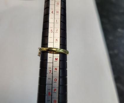 18ct Yellow Gold Ring with Clear Stones - Size L - 3.41g total - Hallmarked