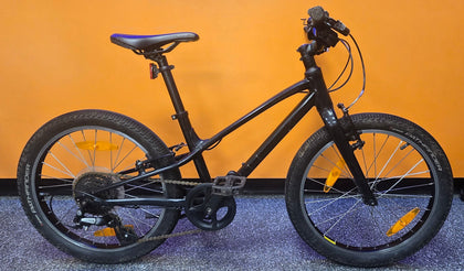 **Sale** Specialized Jett 20 Kids Bike Gloss Cast Black/Smoke **Collection Only**