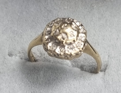 9ct Gold Cluster Type Ring size L