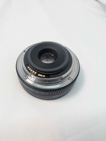 DX Canon EFS 24mm Macro Lens With Auto Focus
