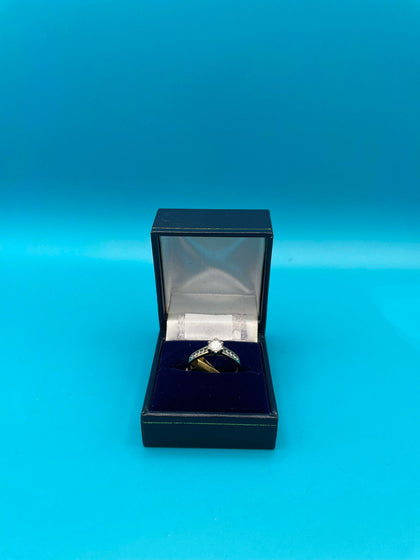 9CT GOLD RING