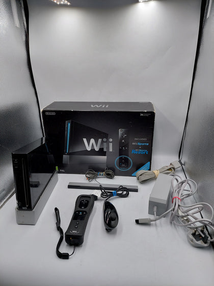 Nintendo wii console Black (No game) Boxed Includes wii remote+Nunchuck and sensor bar