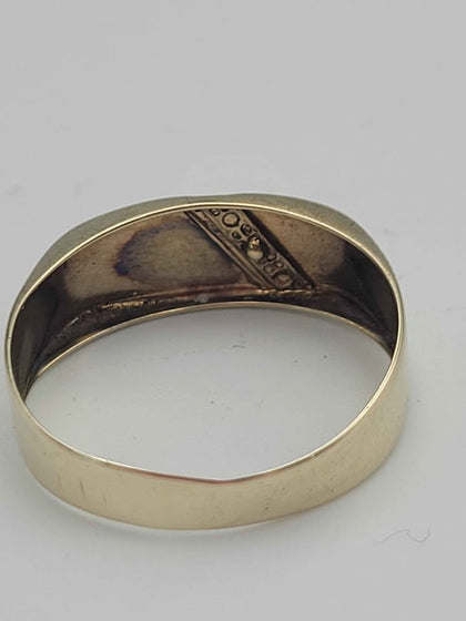 9ct Yellow Gold Mens Signet Ring With Stone - Size R - 1.93 Grams