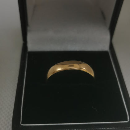 Hallmarked 22Ct Wedding band , size Q-5.1 grams.