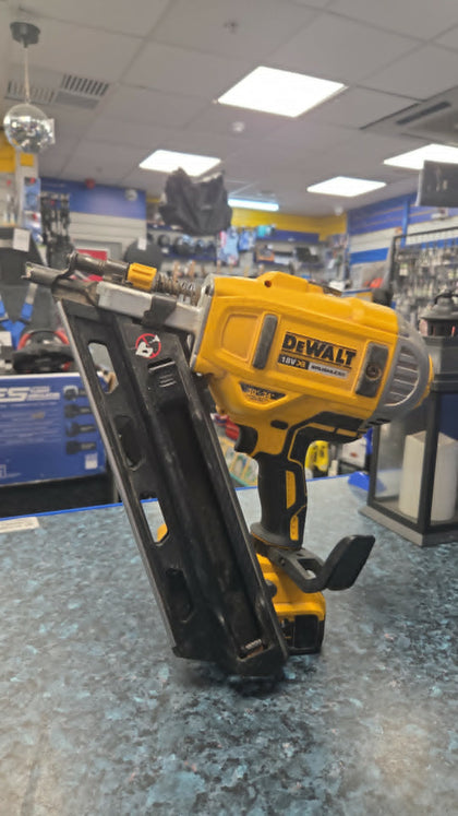 DEWALT DCN692