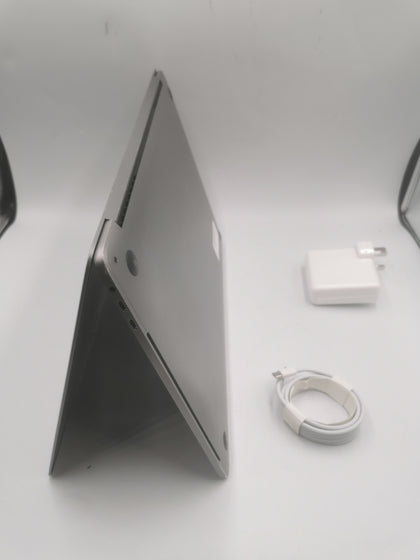 MacBook Pro 14,3 i7-7820HQ 16GB RAM 512GB SSD 15