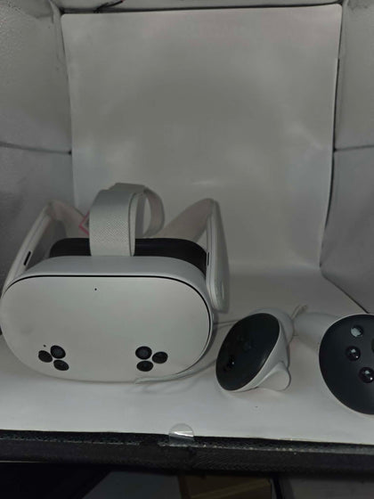Meta Quest 3S VR Headset 32GB With controllers