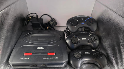 sega mega drive II console - 3 pads