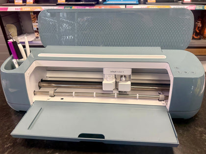 Cricut Maker 4 Bundle with Accessories