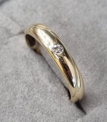 14CT YELLOW GOLD RING WITH DIAMOND SIZE N