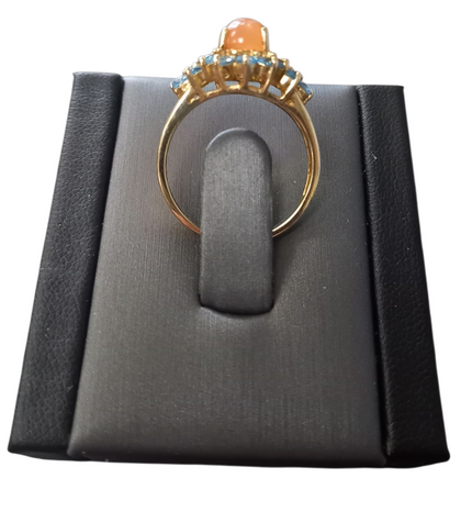 9ct Gold Ring With Blue Stones And Orange Centre Stone 3.2g