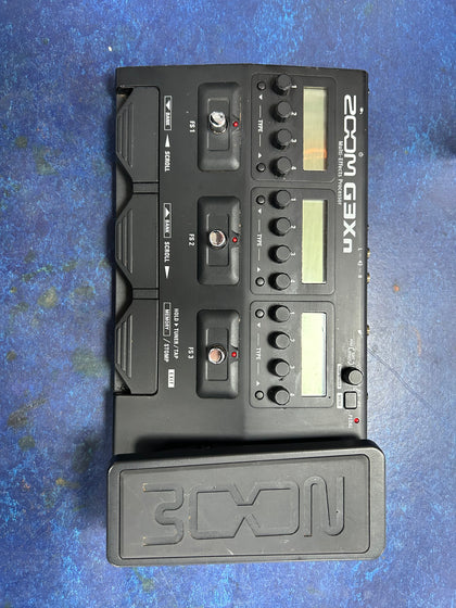 Zoom G3Xn Multi-Effects Processor Unboxed with power supply