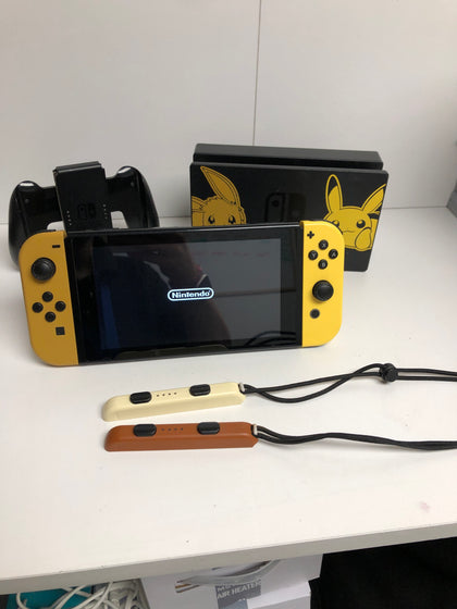 Nintendo Switch Pokémon: Let's Go, Pikachu! Console HACSKFALF Brown/Yellow
