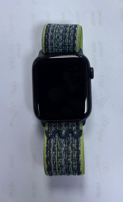 Apple iPhone SE 2nd gen - 44mm - GPS
