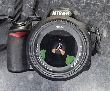 Nikon D3100 + 18-55mm 1:3.5-5.6G Lens
