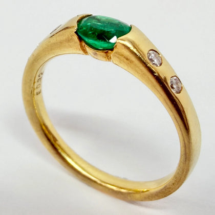 18ct yellow gold green & diamond K 1/2