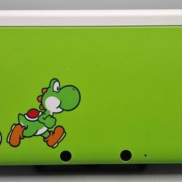 Nintendo 3DS XL Console Yoshi Edition 4Gb with stylus and Charger as pictured