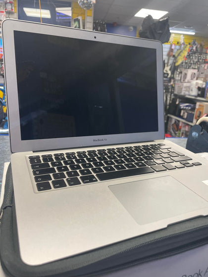 Macbook Air 7,2.