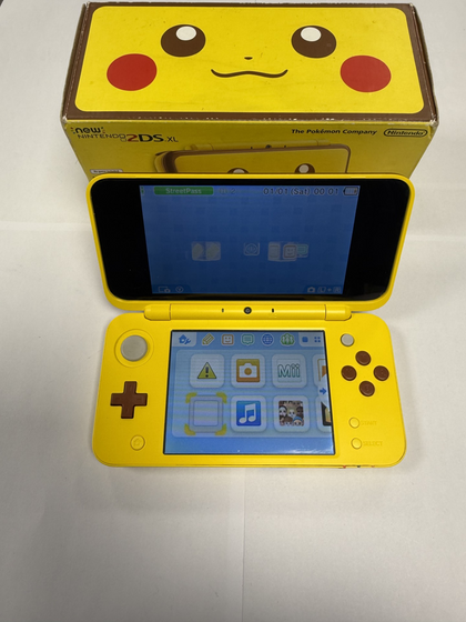 New Nintendo 2DS XL pikachu edition