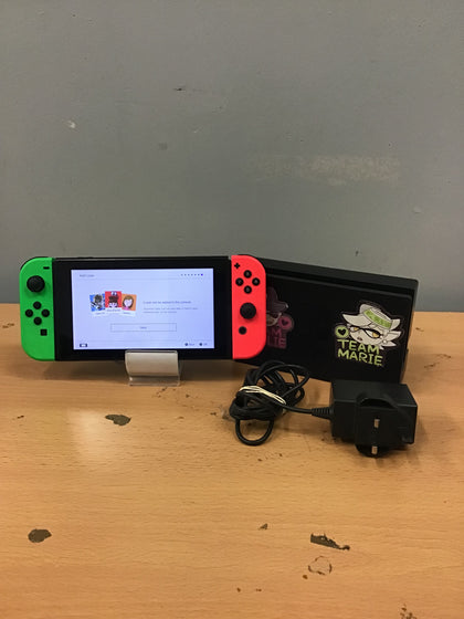 Nintendo Switch + Docking