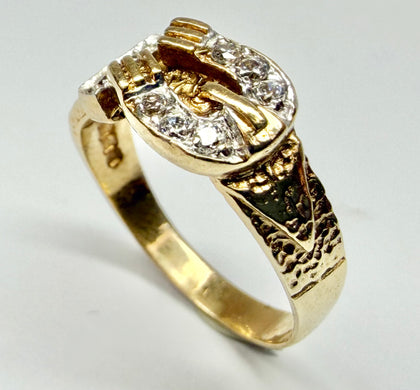 9ct gold buckle ring with CZ stones size O