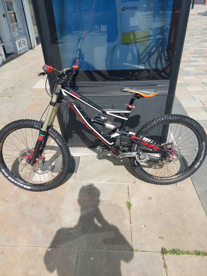 Specialized Status 1 Rockshox Size M 16