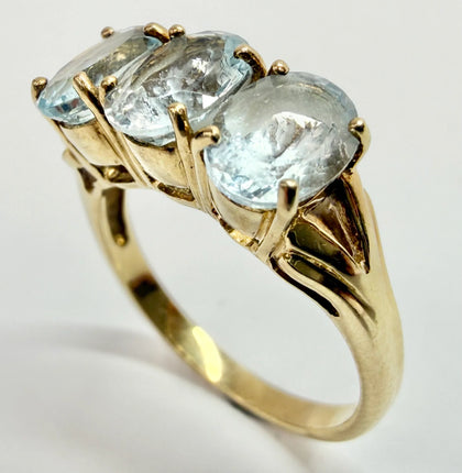 9ct yellow gold trilogy ring size N